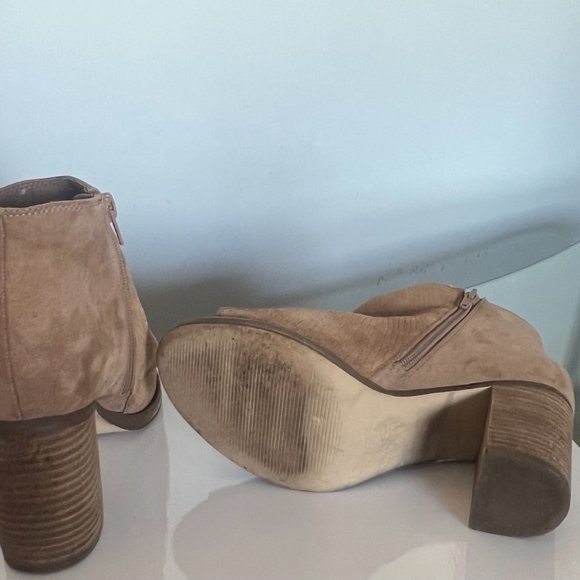 Nine West Tan Suede Toe Peep Ankle Boots, 3" Heal, Side Tie up & Zipper, 8.5M - Picture 4 of 4